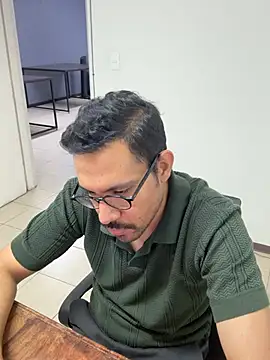 Chat XXX en directo de AdrianGarcia89