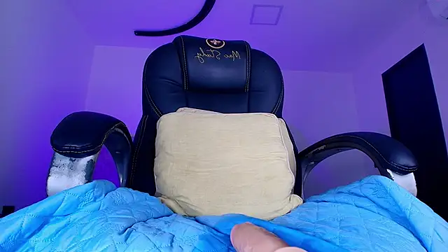 naomi_kyse's Live XXX Chat