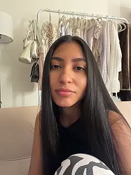 Sweetnaughtygirl_ Chat XXX in diretta