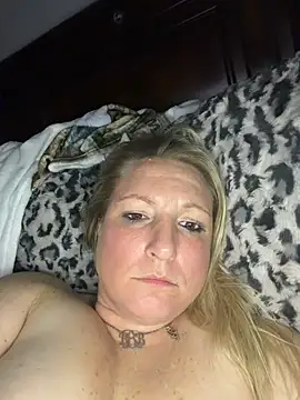 sweetkacibaby: διαδικτυακό σόου στην κάμερα