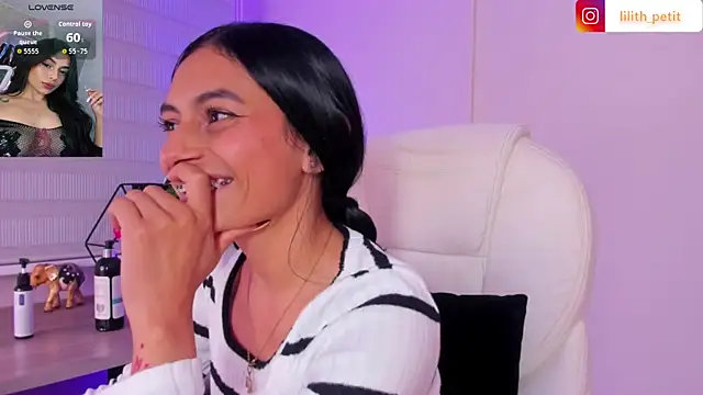 lilith_petit_'s Live XXX Chat