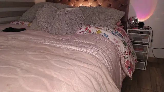 Roussmariehenao Chat XXX live