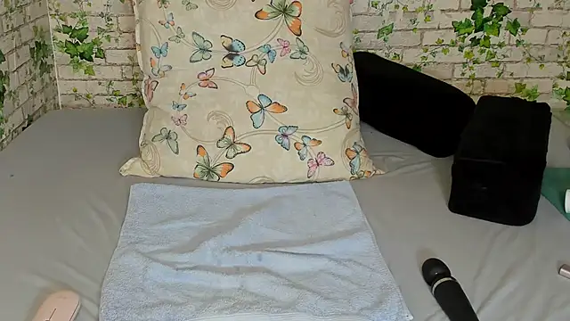 horny_milf__'s Webcam Show