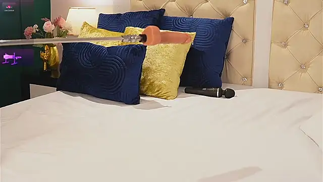 caroline_adams_ Chat XXX live