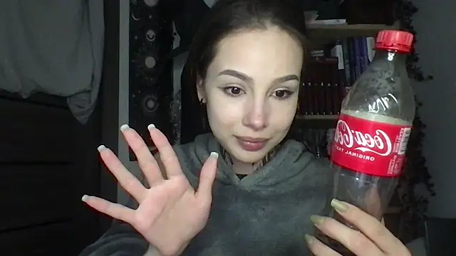 Yuna5343 Chat XXX in diretta