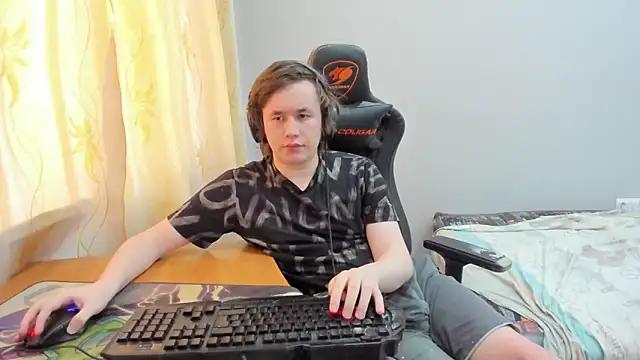 iliaskrislove webcam show