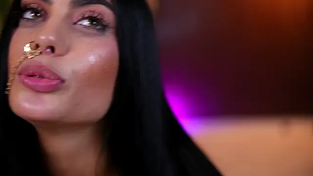 RavennaDArcyのライブXXXチャット