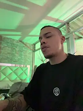 AlphaMasterXxx Chat XXX in diretta