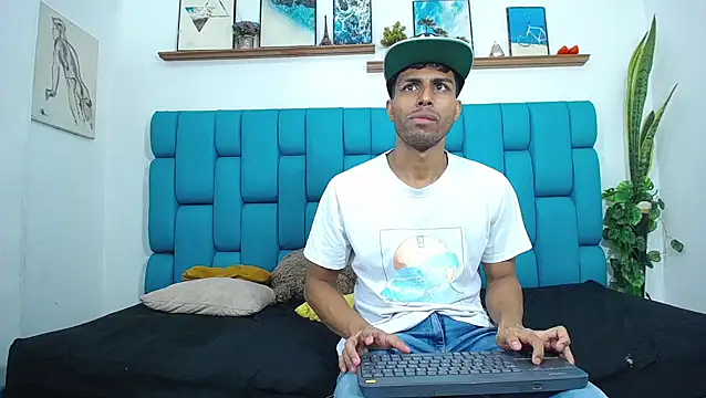 Webkamerová show Interracial_Snow_Bunny