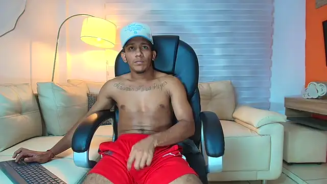 ricky_spensar23cm_ Chat XXX in diretta