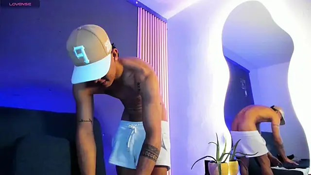 Pokazy przed kamerką – Ethan_Smith__