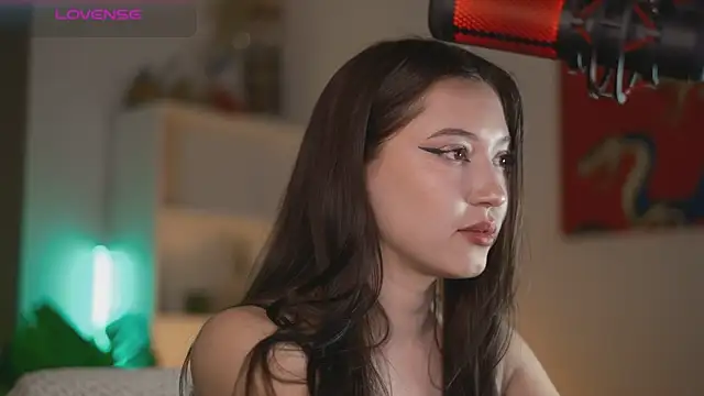 Pokazy przed kamerką – Maddi_s_here