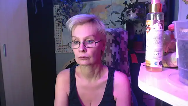 HelgaHimmell élő XXX-chatje