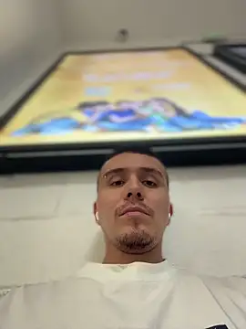 adam-rivera Show Webcam