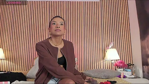 keeyla_stone élő XXX-chatje