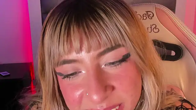 adhalee_js 라이브 XXX 채팅