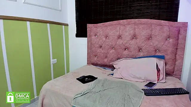 Ruby_Your_Milf's Live XXX Chat