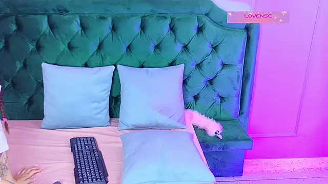 lilyrouses' Webcam Show