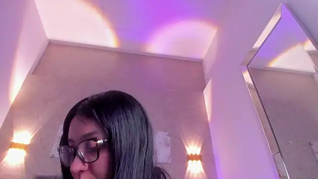 Lunaa_bellaa's Live XXX Chat