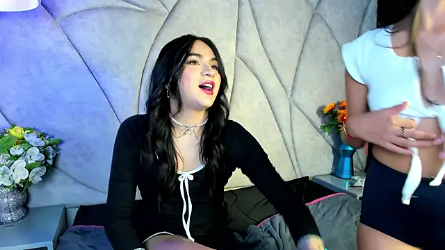 Show modela Kimora_Blaze na web-kameri