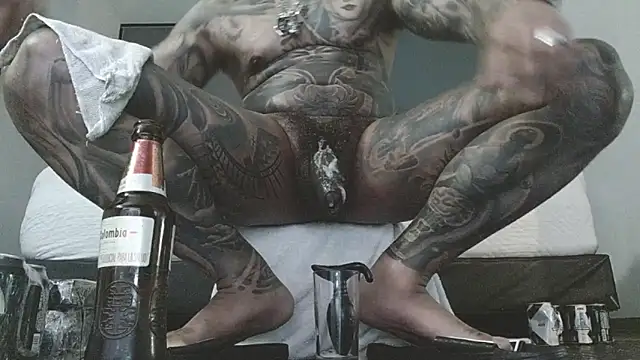 danilog515: διαδικτυακό σόου στην κάμερα