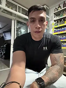 OliverWest04 Show Webcam