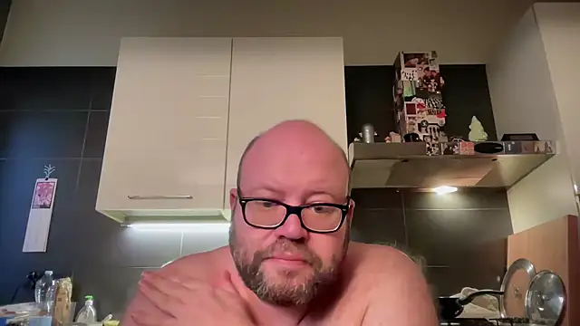 theitalianbear Adlı Modelin Canlı XXX Sohbeti