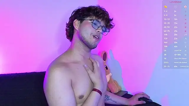 Вебкам-шоу hornsgoat_