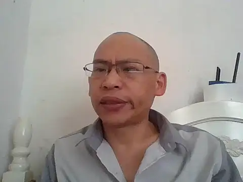 benly118: διαδικτυακό σόου στην κάμερα