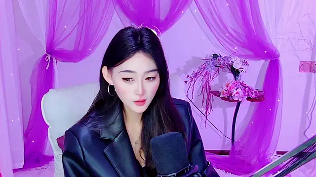 Tili-668's Live XXX Chat