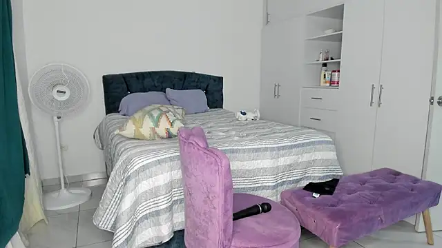 ema_saenz 라이브 XXX 채팅