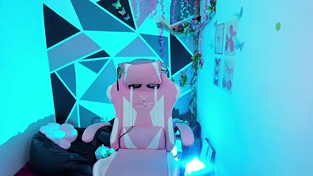 Živý XXX chat little_emma0