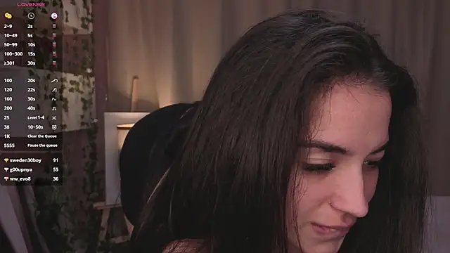 دردشة EmmyNoel الجنسية المباشرة