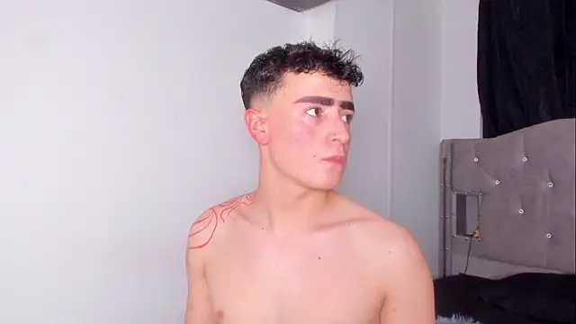 naughtysalomonn Show Webcam