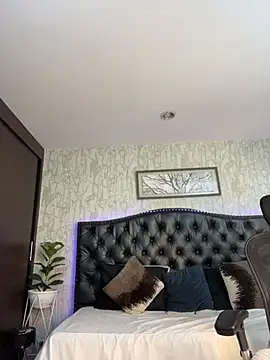 Lander_Cruz Live XXX-chat