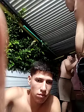 Show de 3hornys-straights na webcam