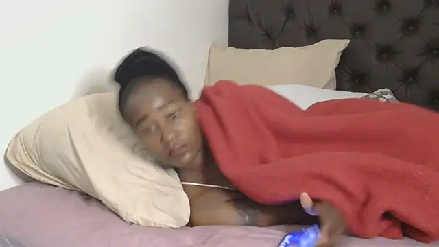 sluttylaura21 Live XXX Chat