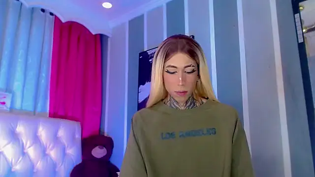 Chatroom XXX en direct de Julia_Bulette1