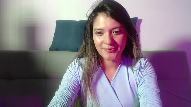 hannajonnes1 Adlı Modelin Canlı XXX Sohbeti