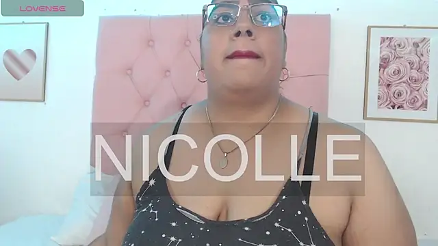 Andrynicolle Chat XXX in diretta