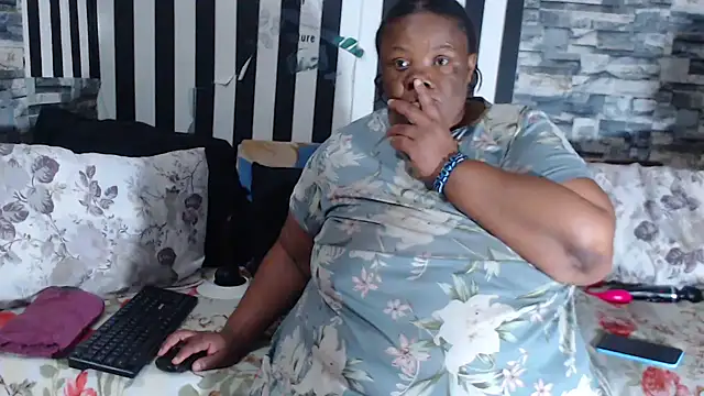 BigHotMatureXx Live XXX-chat