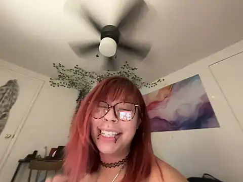 Chat +18 de moan4mona ao vivo