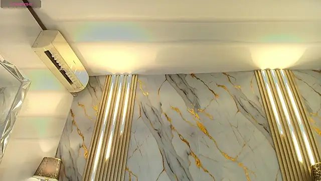 Chat +18 de Tiifany_Baker ao vivo