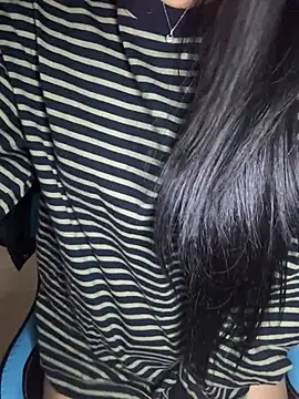 Yiyina_17 Live XXX-chat