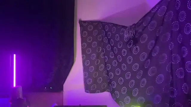 Guyst049 élő XXX-chatje