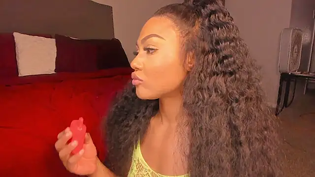 yiauana Live XXX Chat