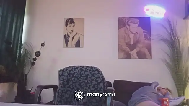 der_dino30's Live XXX Chat