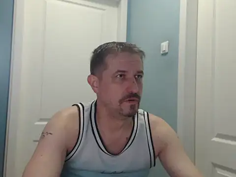 MisterFaithRO 在線直播表演