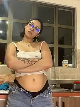 Chat XXX ao vivo de LilithMonette
