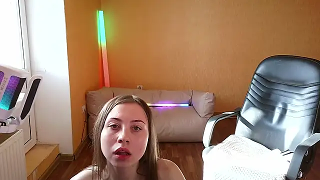 Show modela Elinaharper na web-kameri